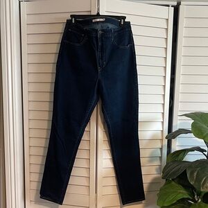 Levi's 721 High Rise Skinny - Dark Blue Jeans